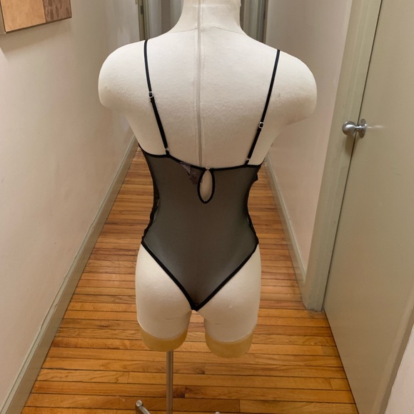 Victoria secret one piece lace - Picture 2 of 2